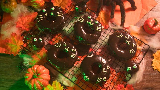 Black_Cat_Doughnuts