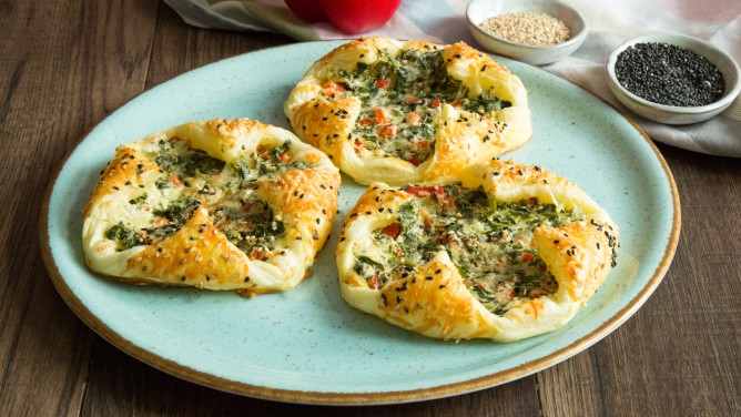 Blaetterteig-Spinat-Mozzarella Blaetterteig-Spinat-Mozzarella