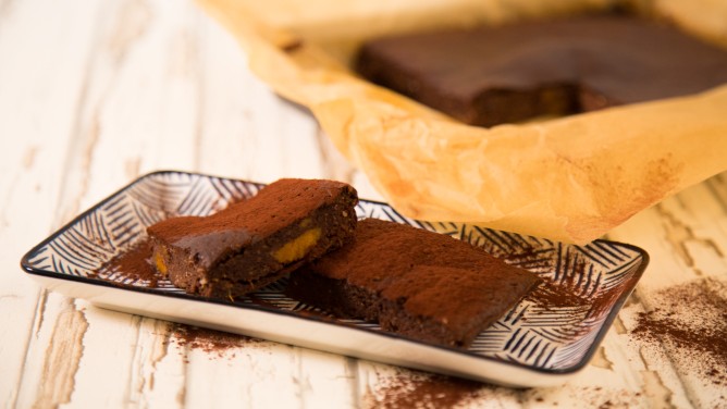 Süßkartoffel-Brownies mit Datteln Süßkartoffel-Brownies mit Datteln