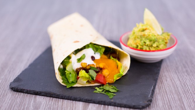 Süßkartoffel-Wraps mit Avocadocreme