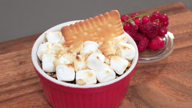 Crème Brûlée mit Marshmallows und Schokolade