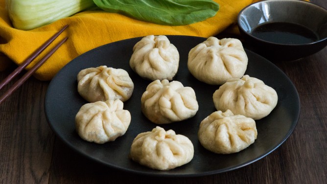 Selbstgemachte Dim Sum mit vegetarischer Lauchfüllung