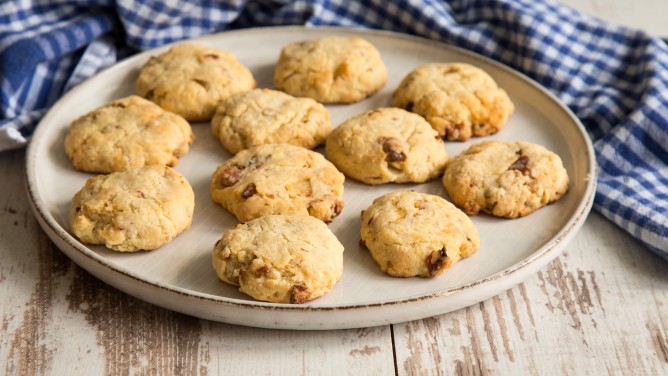 Herzhafte Chili-Chips-Cookies mit Bacon & Käse  Herzhafte Chili-Chips-Cookies mit Bacon & Käse