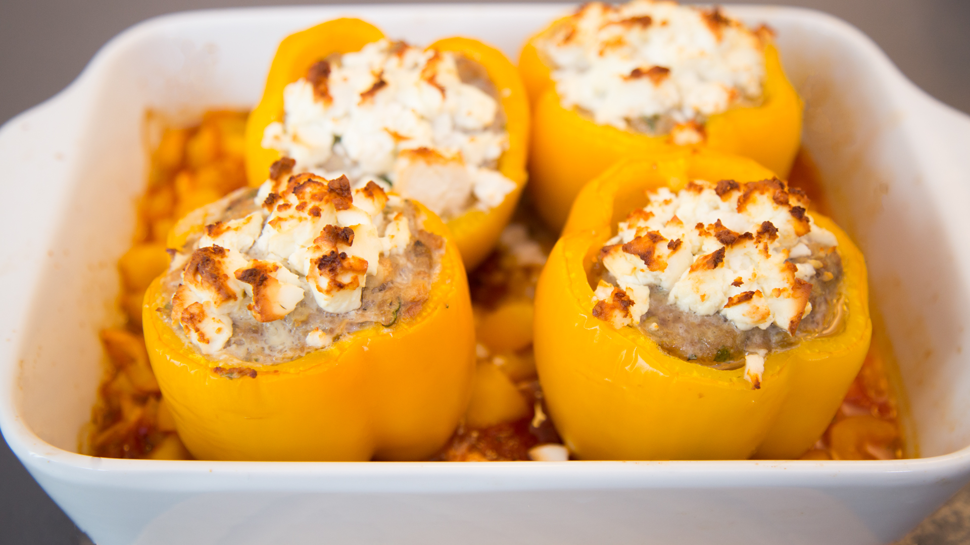 Gefüllte Paprika mit Couscous oder Hackfleisch | Veggie vs Fleisch-image