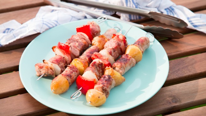 Herzhafte Fleischspieße vom Grill Herzhafte Fleischspieße vom Grill