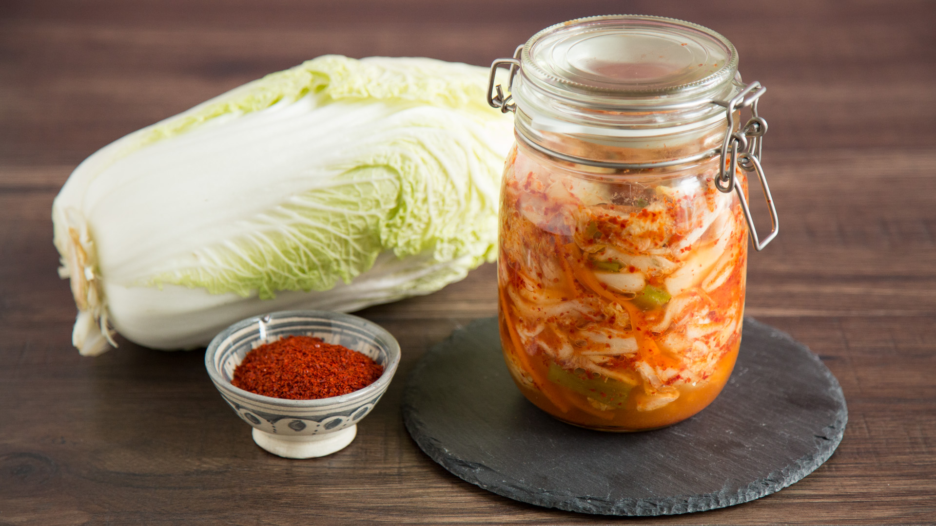 Selbstgemachtes koreanisches Kimchi mit Chinakohl &amp; Chili
