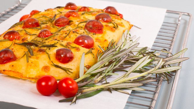 Tomaten-Focaccia herzhaft Tomaten-Focaccia herzhaft